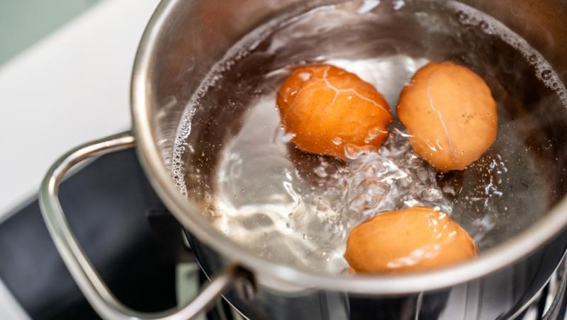 O practică riscantă a luat amploare pe platformele de socializare. Cât de periculoasă este ”dieta” pentru sănătate | VIDEO