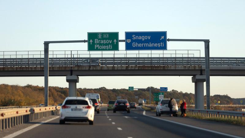mașini pe autostrada a3