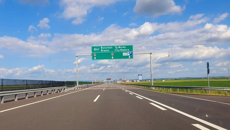 Cum a fost surprins un bărbat pe autostrada Transilvania. Internauții au reacționat imediat: „Mare curaj”
