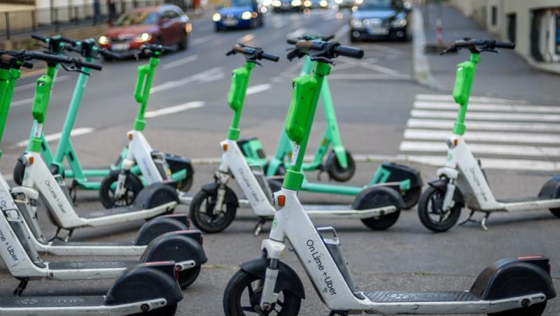 Cum a fost surprins un bărbat pe autostrada Transilvania. Internauții au reacționat imediat: „Mare curaj”