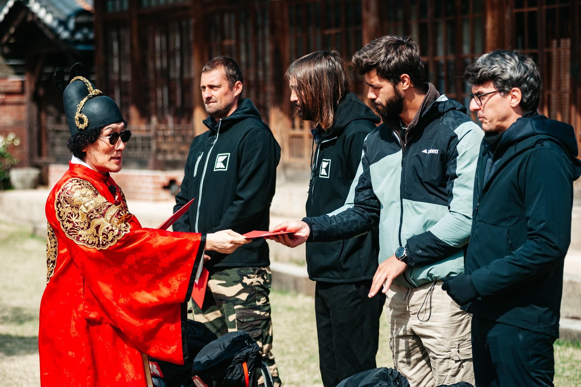 Finalistii Asia Express