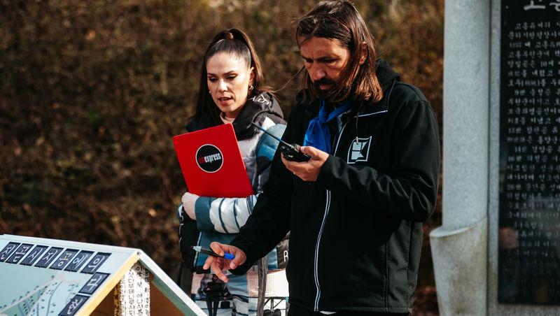 Semifinala Asia Express, 9 noiembrie 2025. Cine a câștigat ultima amuletă de pe Drumul Eroilor. Prin ce probă au trecut echipele