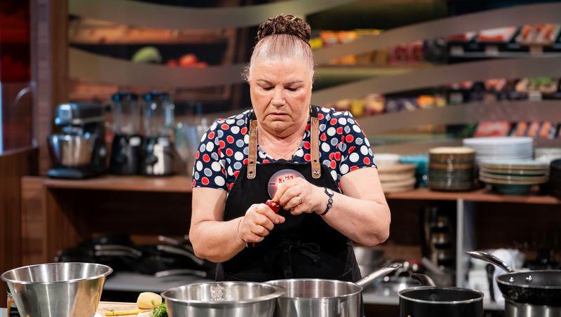 Chefi la cuțite, 1 decembrie 2025. Chef Alexandru Sautner a dat cuțitul de aur. Cine l-a primit și ce concurenți au atras atenția