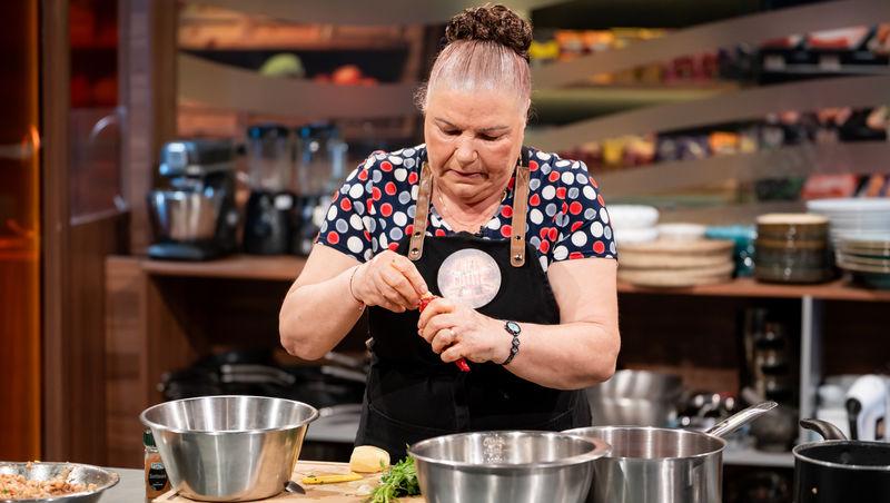 Chefi la cuțite, 1 decembrie 2025. Chef Alexandru Sautner a dat cuțitul de aur. Cine l-a primit și ce concurenți au atras atenția