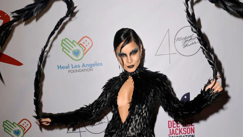 Vanessa Hudgens &icirc;n costum de halloween