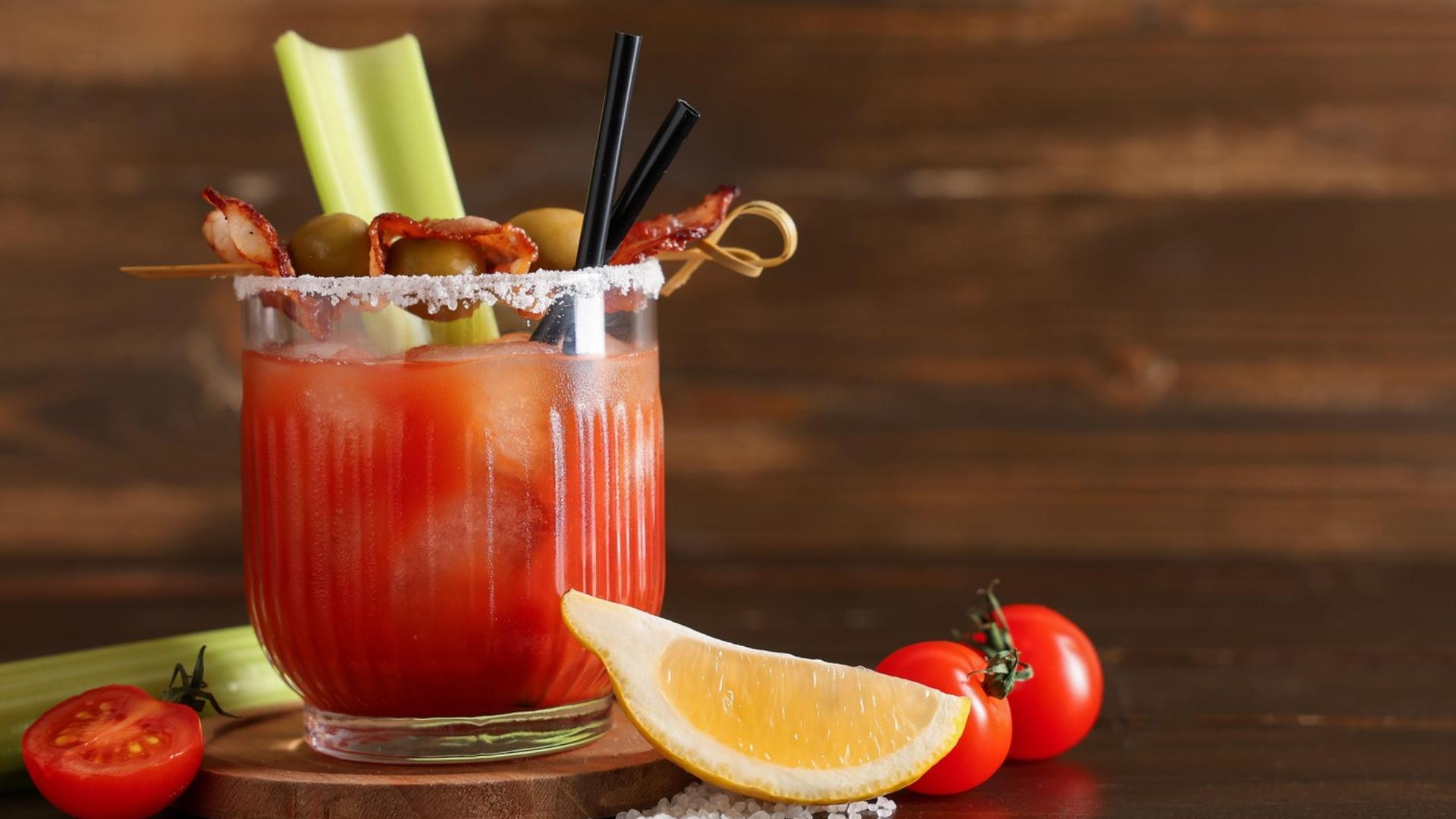 3 cocktail-uri inedite cu roșii pe care trebuie să le încerci neapărat. De ce sunt atât de speciale