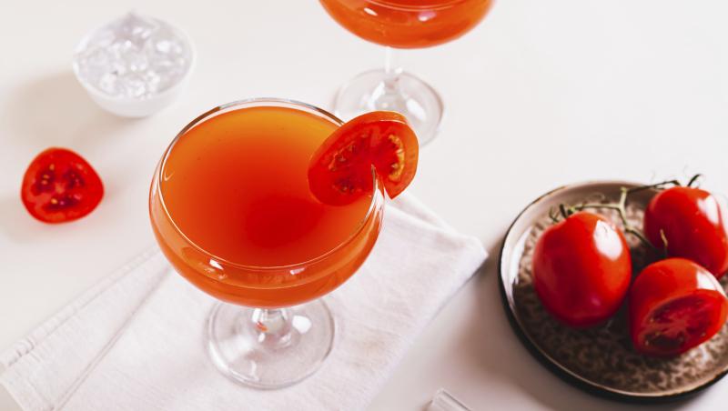 3 cocktail-uri inedite cu roșii pe care trebuie să le încerci neapărat. De ce sunt atât de speciale