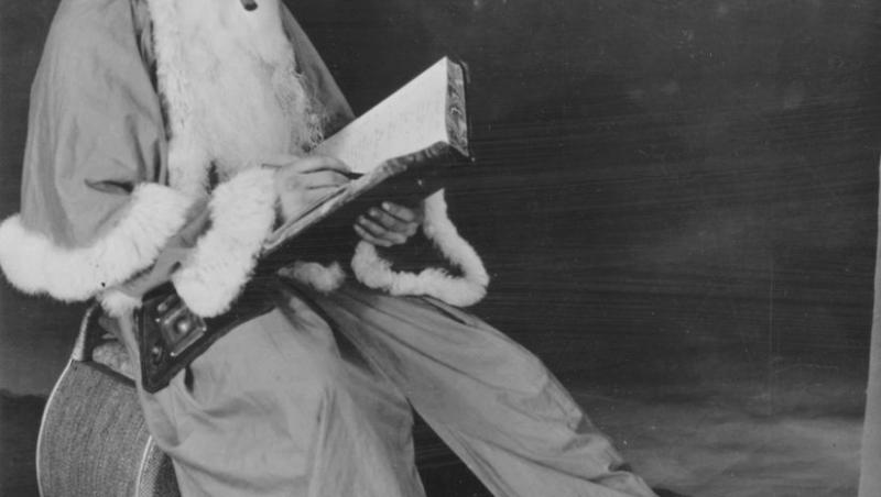 Topul cărților pentru copii pe care să le pună Moș Nicolae în ghetuțe sau Moș Crăciun sub brad