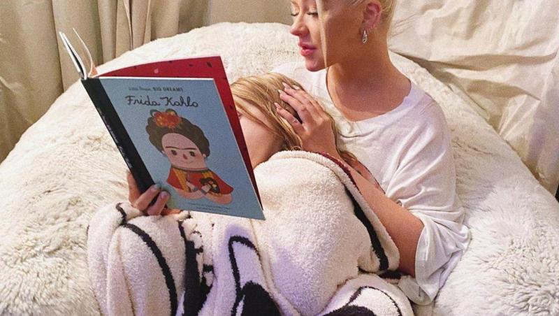 Topul cărților pentru copii pe care să le pună Moș Nicolae în ghetuțe sau Moș Crăciun sub brad