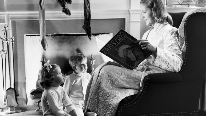 Topul cărților pentru copii pe care să le pună Moș Nicolae în ghetuțe sau Moș Crăciun sub brad