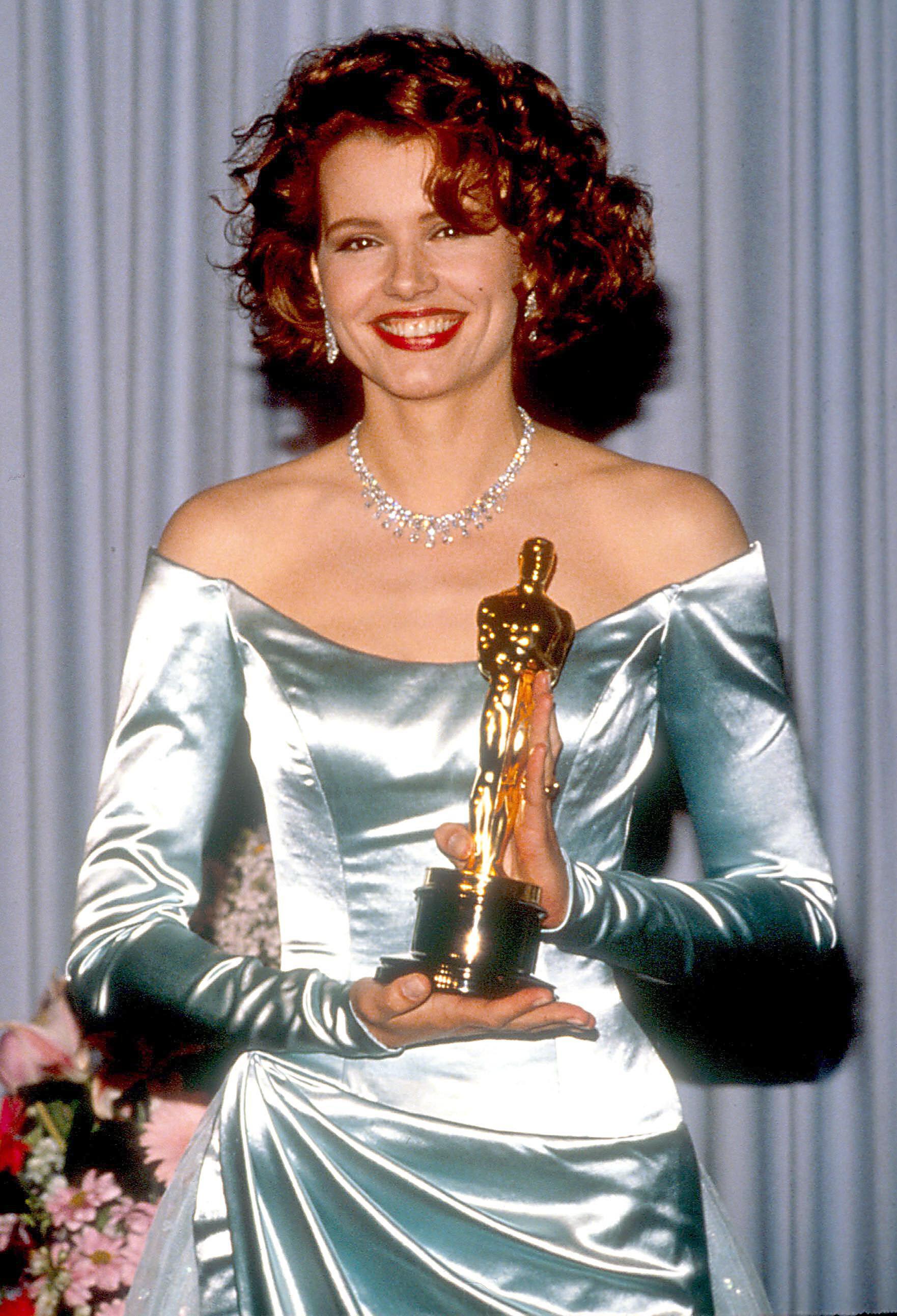 Geena Davis, Premiile Oscar 1988, covorul roșu