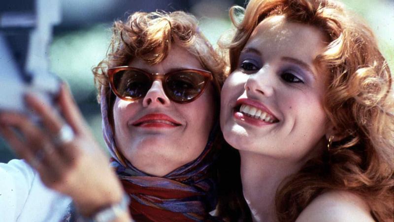 Imagine din Thelma & Louise, cu Geena Davis și Susan Sarandon