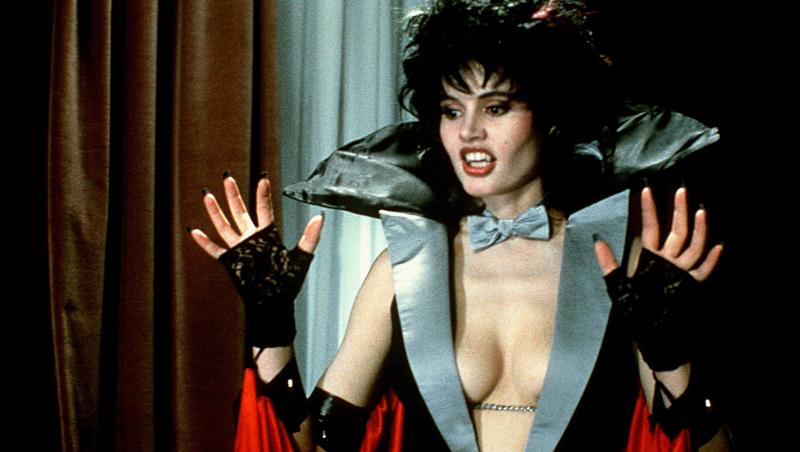 Geena Davis &icirc;mbrăcată ca un vampir, anii 1990