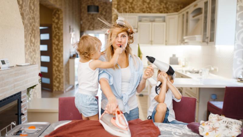 Treburile casnice prestate de femei sunt plătite de stat. Ce țară a adoptat acest sistem