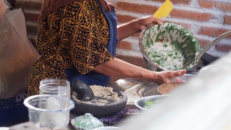 Treburile casnice prestate de femei sunt plătite de stat. Ce țară a adoptat acest sistem