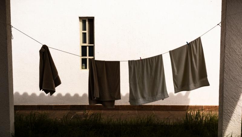 Treburile casnice prestate de femei sunt plătite de stat. Ce țară a adoptat acest sistem