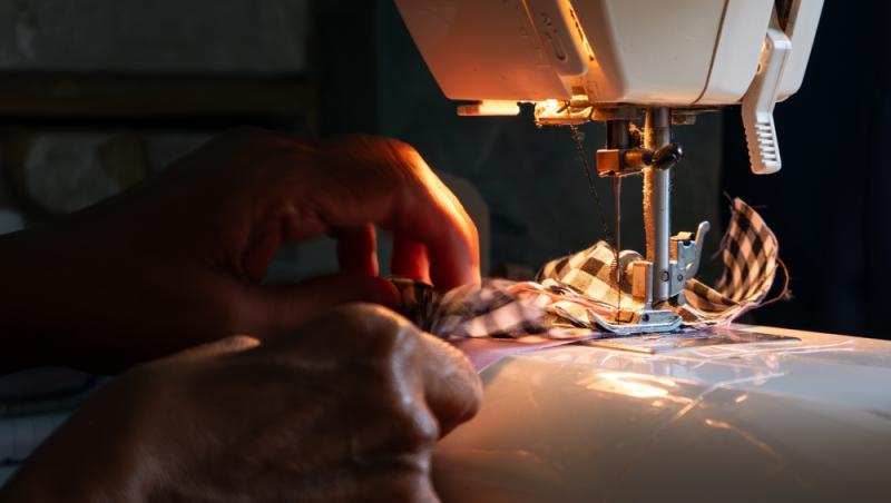 Treburile casnice prestate de femei sunt plătite de stat. Ce țară a adoptat acest sistem