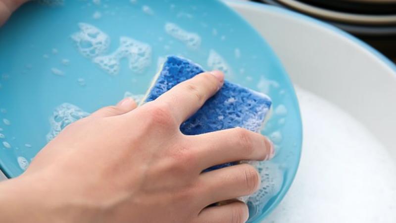 Treburile casnice prestate de femei sunt plătite de stat. Ce țară a adoptat acest sistem