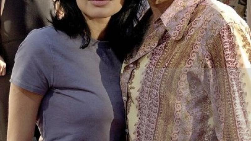 S-a aflat adevărul despre colierele cu sânge purtate de Angelina Jolie și Billy Bob Thornton. Fanii i-au acuzat că sunt vampiri