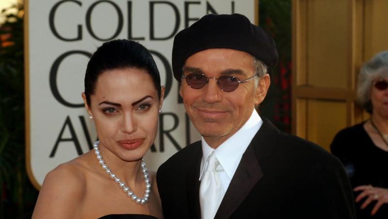 S-a aflat adevărul despre colierele cu sânge purtate de Angelina Jolie și Billy Bob Thornton. Fanii i-au acuzat că sunt vampiri