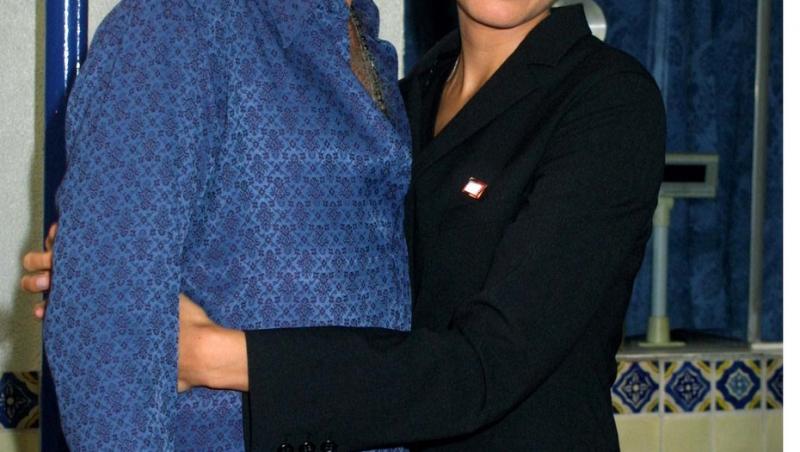 S-a aflat adevărul despre colierele cu sânge purtate de Angelina Jolie și Billy Bob Thornton. Fanii i-au acuzat că sunt vampiri