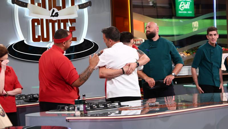 Chefi la cuțite, lider de audiență. Schimbări în trei echipe, ieri, după duelul amuletelor dintre Chef Richard și Chef Orlando