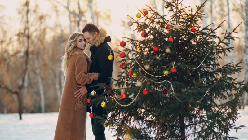 Maeștrii Feng Shui, despre influența culorilor în energia casei. În ce nuanțe să împodobești bradul în 2025 pentru prosperitate