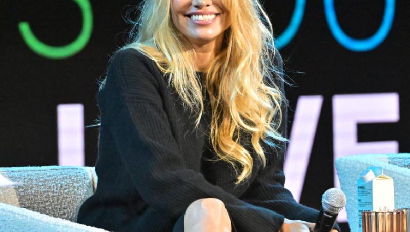 Pamela Anderson dorește să-și schimbe numele celebru. Motivul sentimental din spatele deciziei