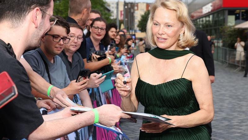 Pamela Anderson dorește să-și schimbe numele celebru. Motivul sentimental din spatele deciziei