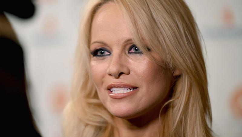 Pamela Anderson dorește să-și schimbe numele celebru. Motivul sentimental din spatele deciziei