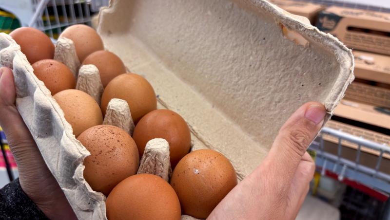 Prețul unui cofraj de ouă îi nemulțumește pe români. De ce s-au scumpit atât de mult în ultima perioadă