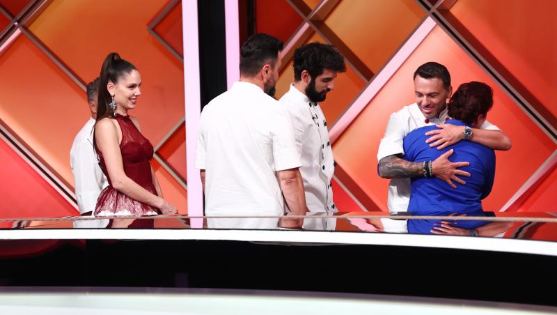 Chefi la cuțite, 14 decembrie 2025. Ce concurentă a fost eliminată în ediția de azi. Ce echipă a pierdut un membru