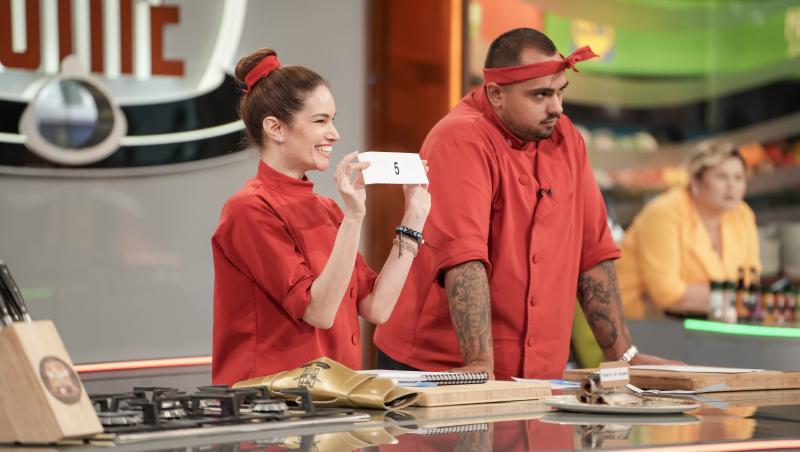 Chefi la cuțite, 15 decembrie 2025. Cine a părăsit competiția în această ediție. Ce echipă a pierdut un concurent