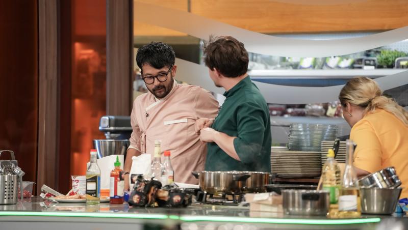 Chefi la cuțite, 15 decembrie 2025. Cine a părăsit competiția în această ediție. Ce echipă a pierdut un concurent