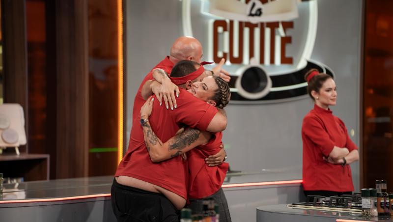 Chefi la cuțite, 15 decembrie 2025. Cine a părăsit competiția în această ediție. Ce echipă a pierdut un concurent