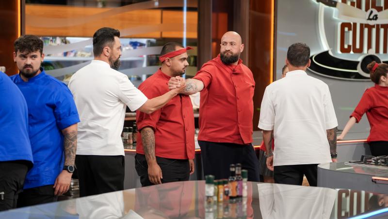Chefi la cuțite, 15 decembrie 2025. Cine a părăsit competiția în această ediție. Ce echipă a pierdut un concurent