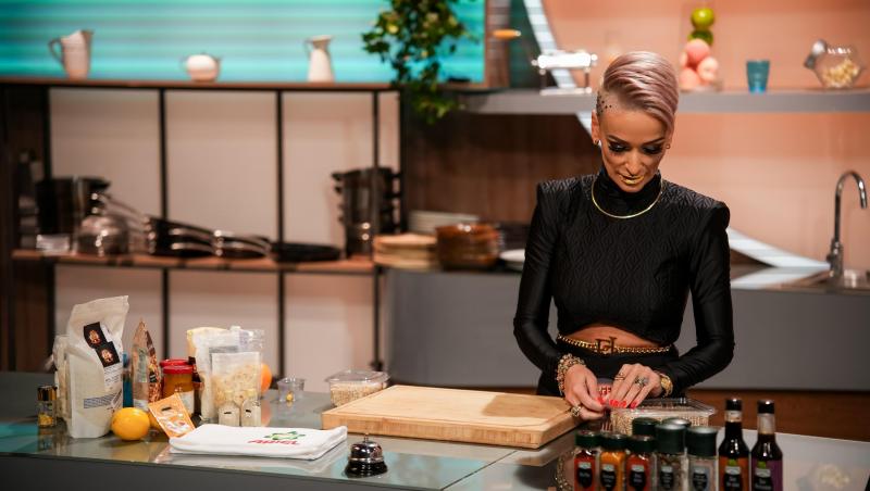 Fiica Gabrielei Lucuțar, operată de urgență după ce a încercat o provocare de pe TikTok. Ce a povestit Regina Întunericului