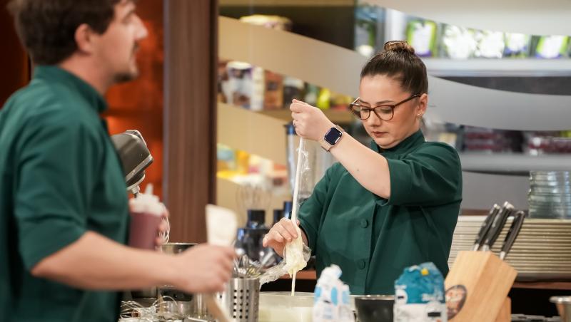 Chefi la cuțite, 16 decembrie 2025. Echipa care a câștigat proba de azi. Ce au avut concurenții de gătit și cine i-a jurizat