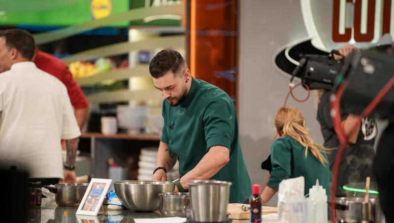 Chefi la cuțite, 16 decembrie 2025. Echipa care a câștigat proba de azi. Ce au avut concurenții de gătit și cine i-a jurizat