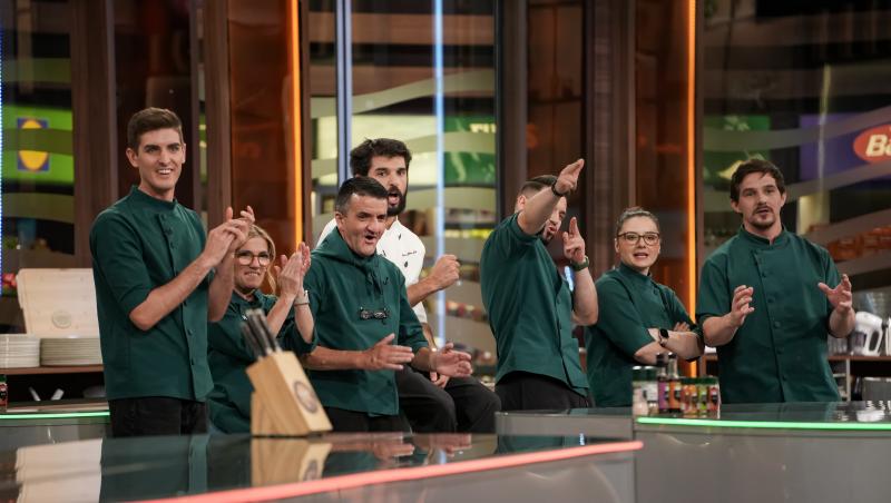 Chefi la cuțite, 16 decembrie 2025. Echipa care a câștigat proba de azi. Ce au avut concurenții de gătit și cine i-a jurizat