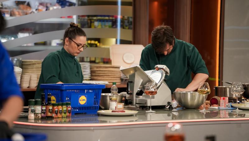 Chefi la cuțite, 16 decembrie 2025. Cine a părăsit competiția în această seară. Echipele care au pierdut câte un membru