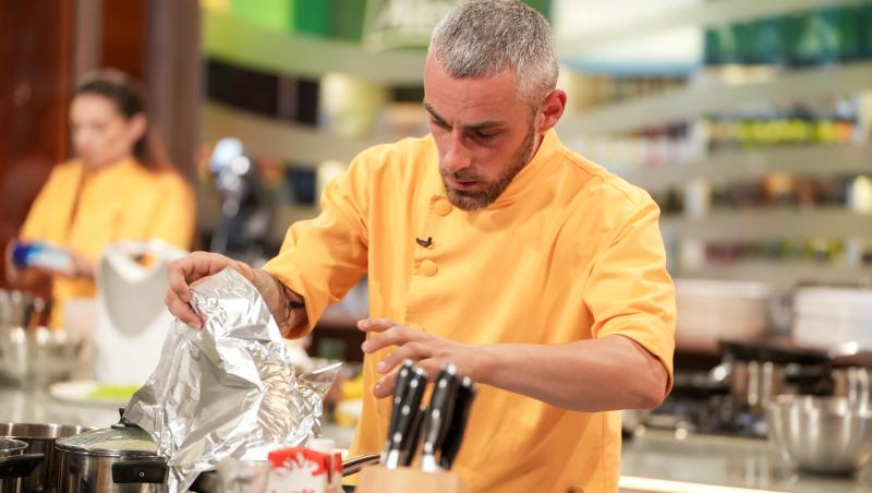 Chefi la cuțite, 16 decembrie 2025. Cine a părăsit competiția în această seară. Echipele care au pierdut câte un membru