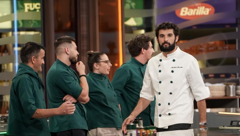 Chefi la cuțite, 16 decembrie 2025. Cine a părăsit competiția în această seară. Echipele care au pierdut câte un membru