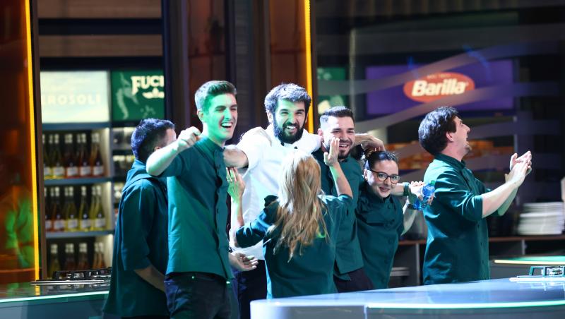 Chefi la cuțite, 17 decembrie 2025. Ce echipă a câștigat battle-ul opt. Banda a adus un verdict neașteptat: „Doamne, nu cred!”