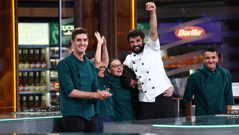 Chefi la cuțite, 17 decembrie 2025. Ce echipă a câștigat battle-ul opt. Banda a adus un verdict neașteptat: „Doamne, nu cred!”