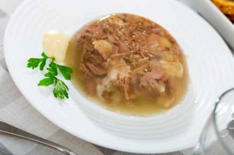 Rețeta simplă și delicioasă de piftie. Care e secretul unui piftii perfecte pentru sărbători