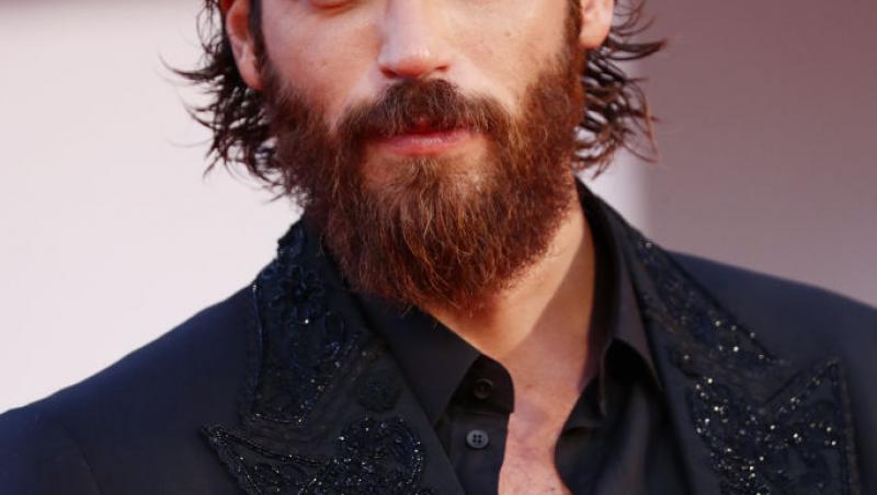 Îndrăgitul actor turc Can Yaman este din nou burlac. Primele declarații după despărțirea de iubita sa: „Dragostea adevărată”