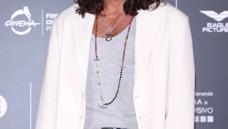 Îndrăgitul actor turc Can Yaman este din nou burlac. Primele declarații după despărțirea de iubita sa: „Dragostea adevărată”