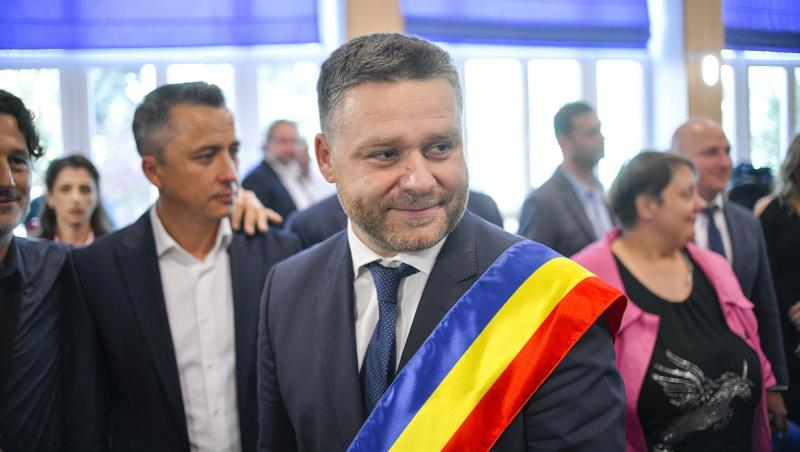 Un candidat la alegerile pentru Primăria Capitalei s-a retras din cursă pentru Ciprian Ciucu. Ce se întâmplă cu buletinele de vot