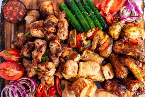 Funcționează sau nu dieta pe bază de carne la grătar și legume? Ce explicații dă un nutriționist și ce trebuie să faci să slăbești